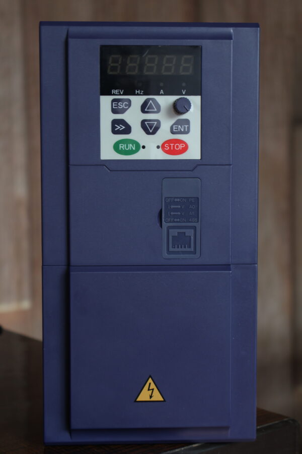 Lubi Electronics 10HP Solar VFD Controller, 3-Phase 440v