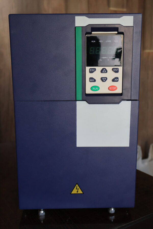 LUBI ELECTRONICS 30HP/22KW SOLAR VFD CONTROLLER